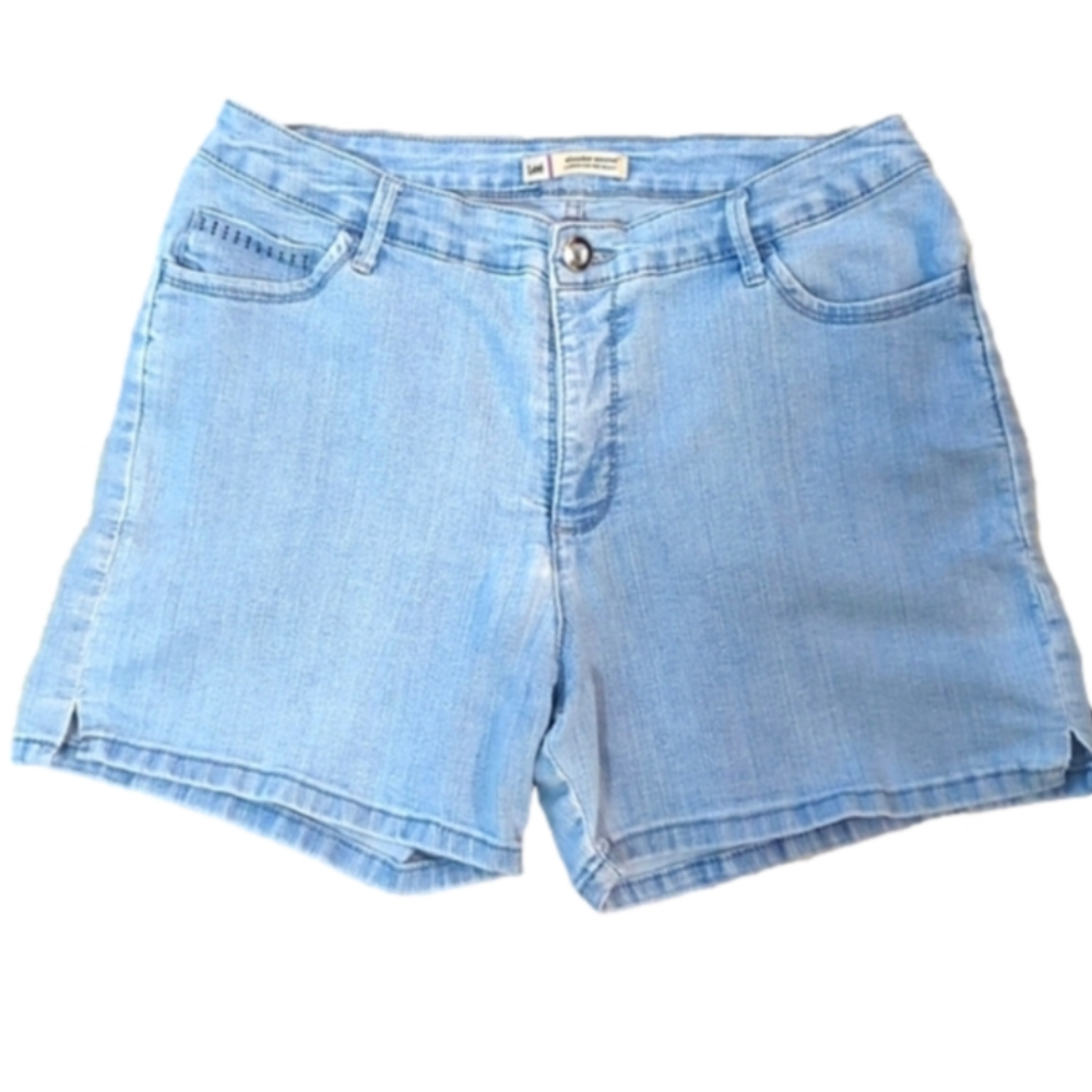 Lee shorts Size 12 waist stretch 32-In waist high-rise 3" inseam Denim women